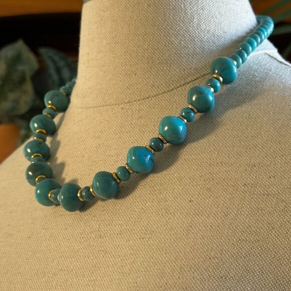 Vintage Turquoise Blue Molded Resin Beaded Necklace 20" With Gold-Tone Spacers - Picture 3 of 5